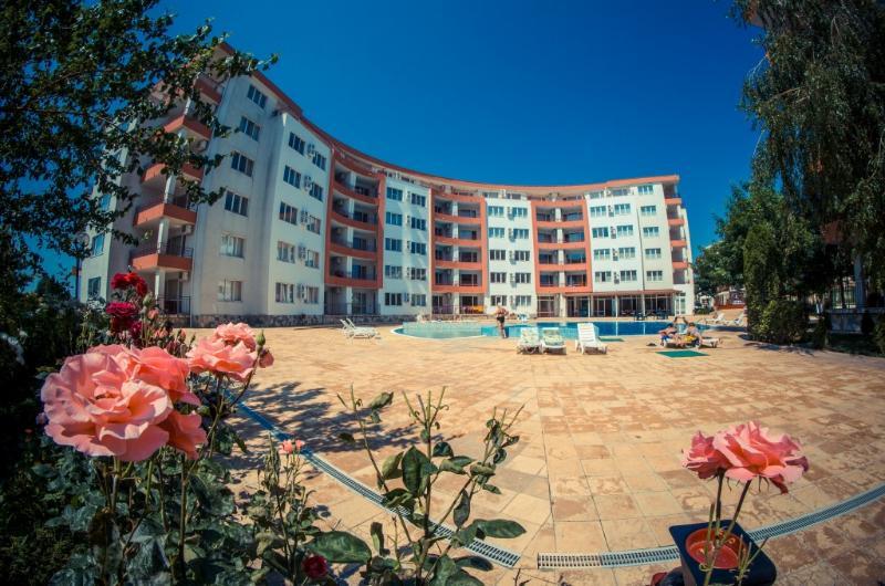 Riviera Fort Beach Равда Екстериор снимка