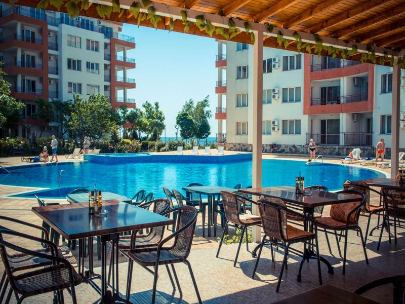 Riviera Fort Beach Равда Екстериор снимка